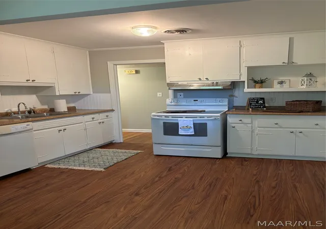Photo 3 of Single family home for sale at 21 Kent St, Montgomery, AL 36109 | MLS# 589443 | Listing updated on 2026-09-16