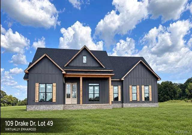 Photo 1 of Single family home for sale at 109 Drake Dr, Wetumpka, AL 36092 | MLS# 589591 | Listing updated on 2026-09-18