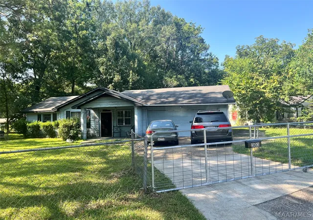 Photo 2 of Single family home for sale at 303 Azalea Dr, Montgomery, AL 36105 | MLS# 589461 | Listing updated on 2026-08-28