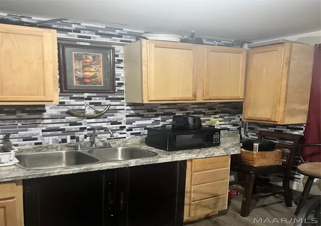 Photo 3 of Single family home for sale at 303 Azalea Dr, Montgomery, AL 36105 | MLS# 589461 | Listing updated on 2026-08-28