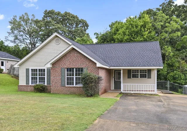 1st image of 227 Magnolia Dr, Prattville, AL 36067 | MLS# 589623