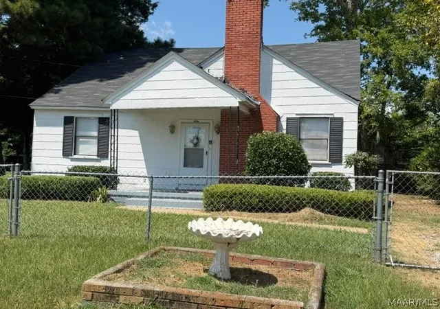 1st image of 1005 Memorial Ave, Selma, AL 36701 | MLS# 589639