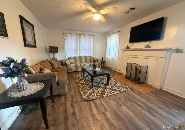 Photo 3 of Single family home for sale at 1005 Memorial Ave, Selma, AL 36701 | MLS# 589639 | Listing updated on 2026-08-28