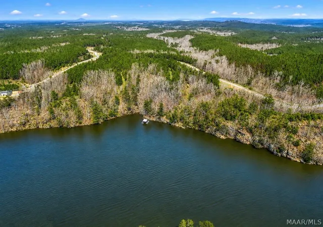 3rd image of 31 Waters Dr, Clanton, AL 35046 | MLS# 589732