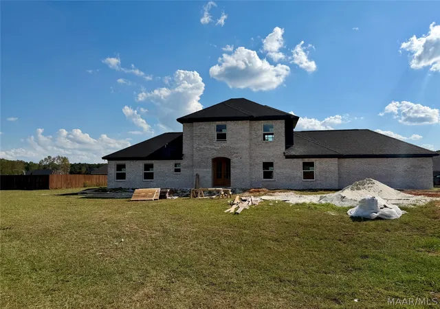 Photo 1 of Single family home for sale at 1212 Kenner Crk Cir, Deatsville, AL 36022 | MLS# 589665 | Listing updated on 2026-10-02