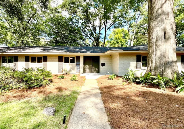 Photo 2 of Single family home for sale at 2320 Fernway Dr, Montgomery, AL 36111 | MLS# 589666 | Listing updated on 2026-09-01