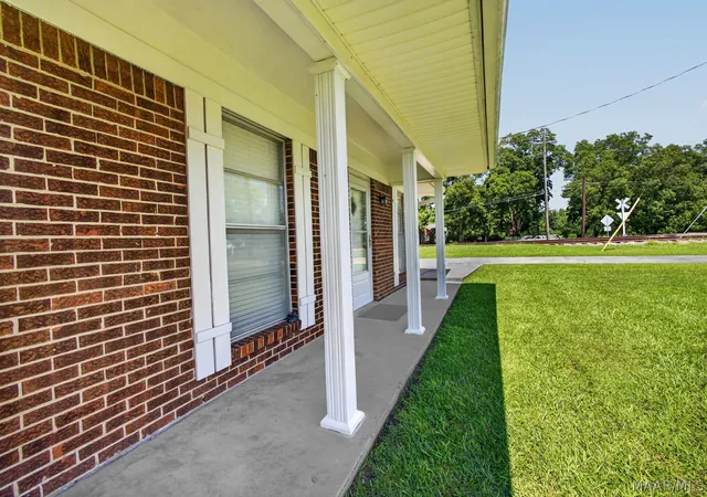 Photo 3 of Single family home for sale at 30 Guy St, Jemison, AL 35085 | MLS# 589779 | Listing updated on 2026-08-28