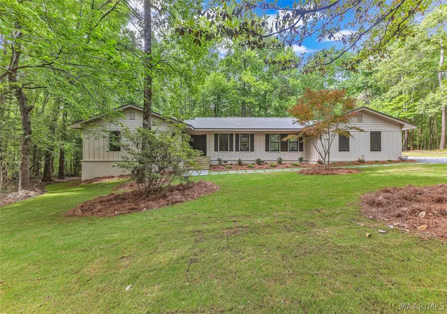 2nd image of 1796 Magnolia St, Alexander City, AL 35010 | MLS# 589799