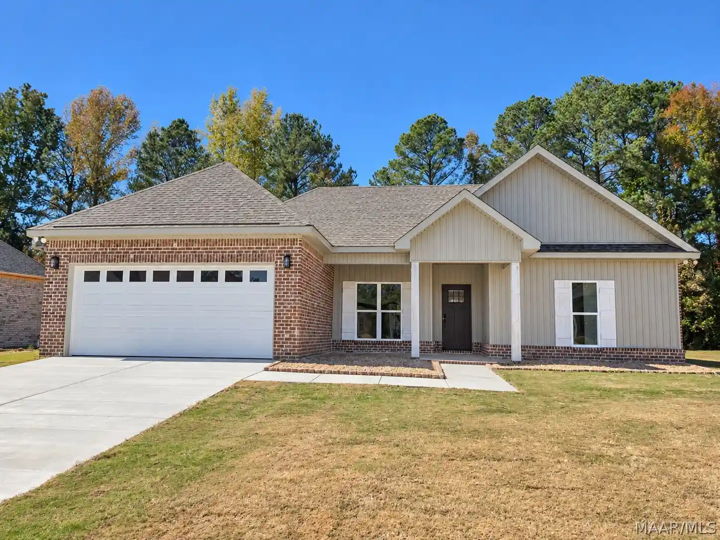 Single family home for sale at 105 Trotter'S View Rd, Deatsville, AL 36022 | MLS# 589833