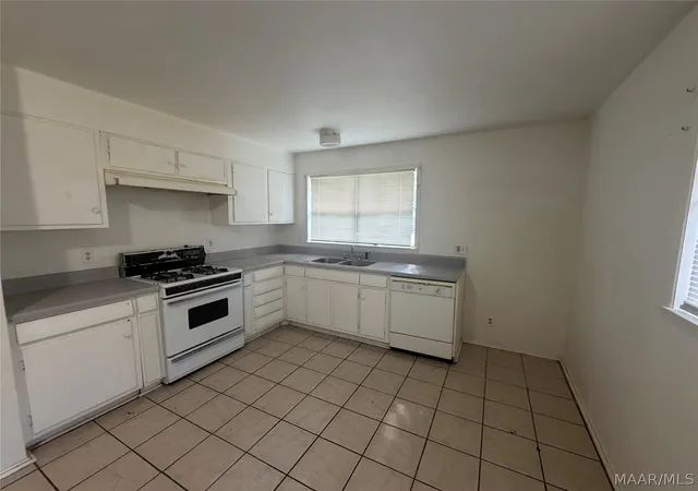 2nd image of 1843 Sylvan Dr, Montgomery, AL 36106 | MLS# 589802