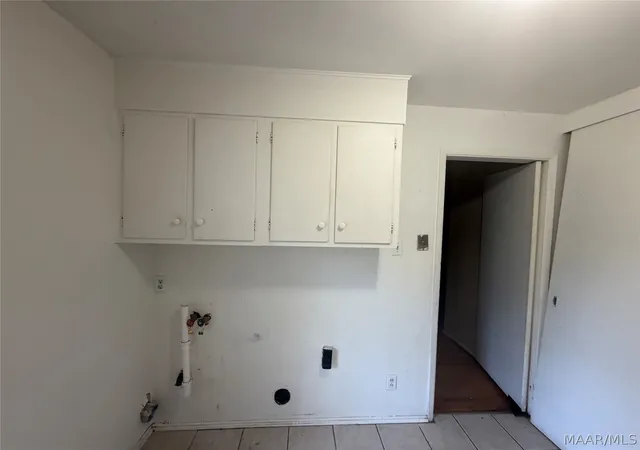 Photo 3 of Single family home for sale at 1843 Sylvan Dr, Montgomery, AL 36106 | MLS# 589802 | Listing updated on 2026-09-01