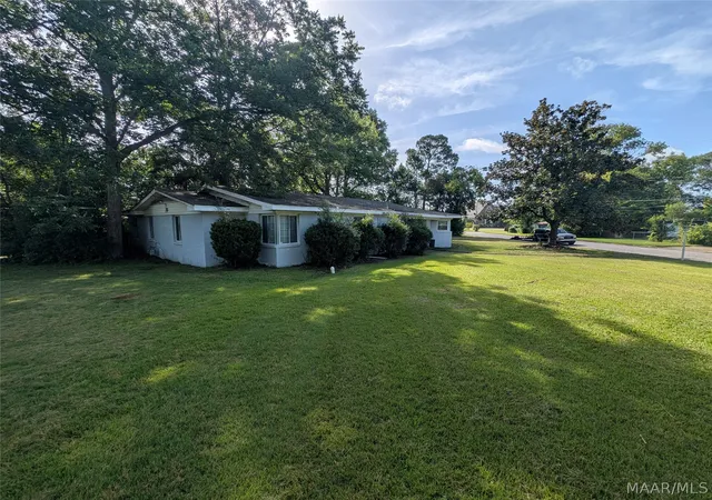 2nd image of 2901 Cumberland Rd, Montgomery, AL 36111 | MLS# 589884