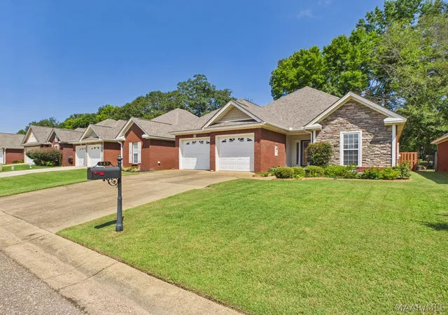 2nd image of 137 Brittany Dr N, Elmore, AL 36025 | MLS# 589886