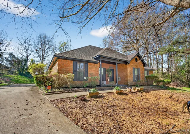 1st image of 186 Lake Bend Cvs, Elmore, AL 36025 | MLS# 589348