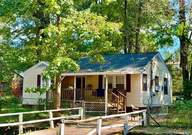 Single family home for sale at 2520 Chestnut St, Montgomery, AL 36107 | MLS# 589780