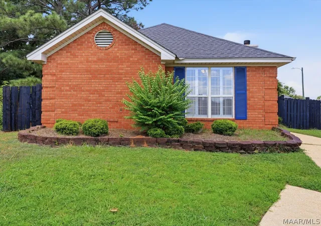 3rd image of 8400 English Oak Loop, Montgomery, AL 36117 | MLS# 589969