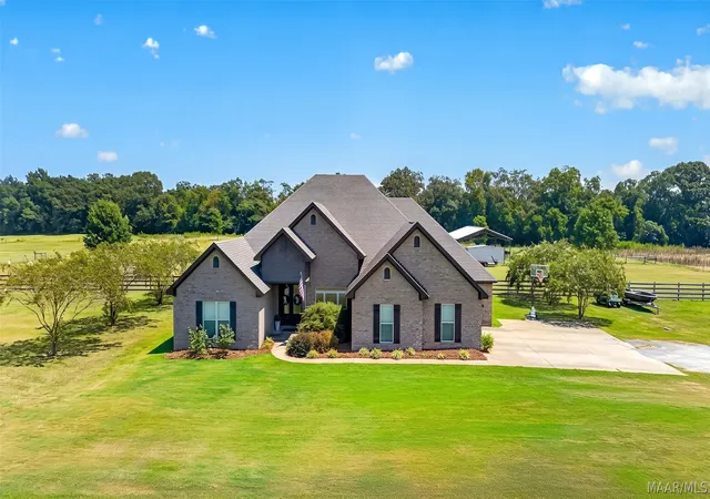 2nd image of 3774 Hogan Rd, Deatsville, AL 36022 | MLS# 589949