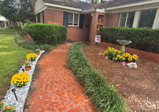 2nd image of 941 Parkwood Ct, Montgomery, AL 36109 | MLS# 589952