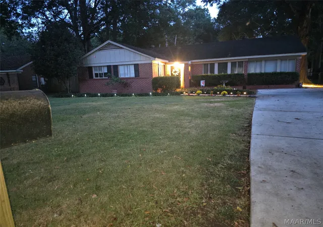 5th image of 941 Parkwood Ct, Montgomery, AL 36109 | MLS# 589952