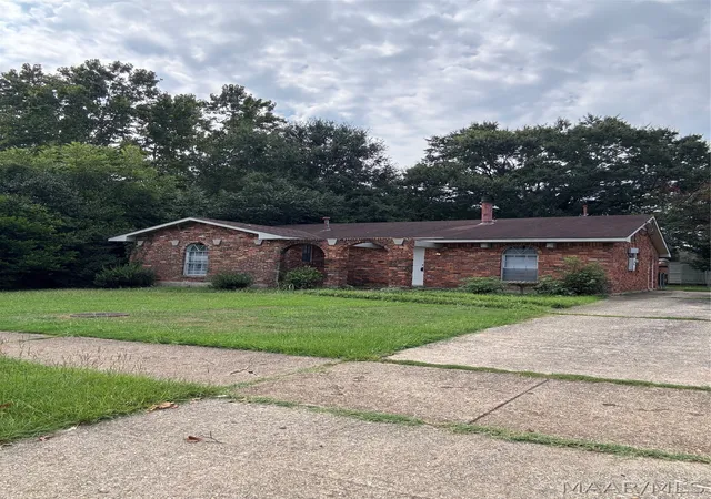 2nd image of 6042 Wares Ferry Rd, Montgomery, AL 36117 | MLS# 589950