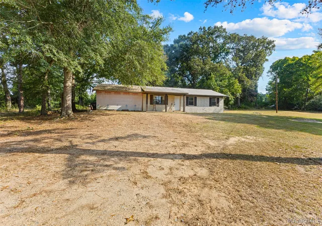 Photo 2 of Single family home for sale at 174 Weldon Rd, Tallassee, AL 36078 | MLS# 590064 | Listing updated on 2026-09-01