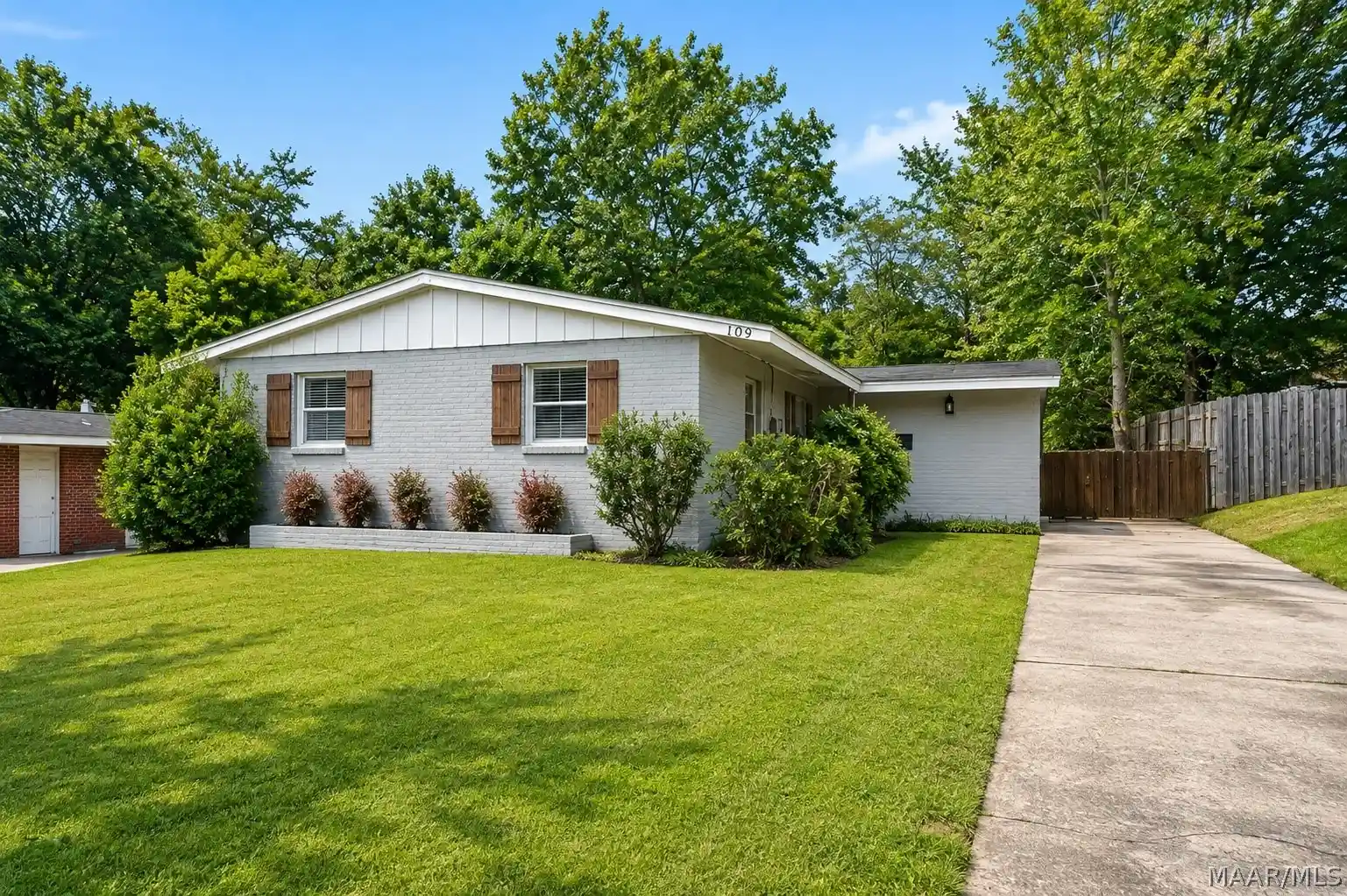 Photo 1 of Single family home for sale at 109 Eton Rd, Montgomery, AL 36109 | MLS# 590201 | Listing updated on 2026-10-19