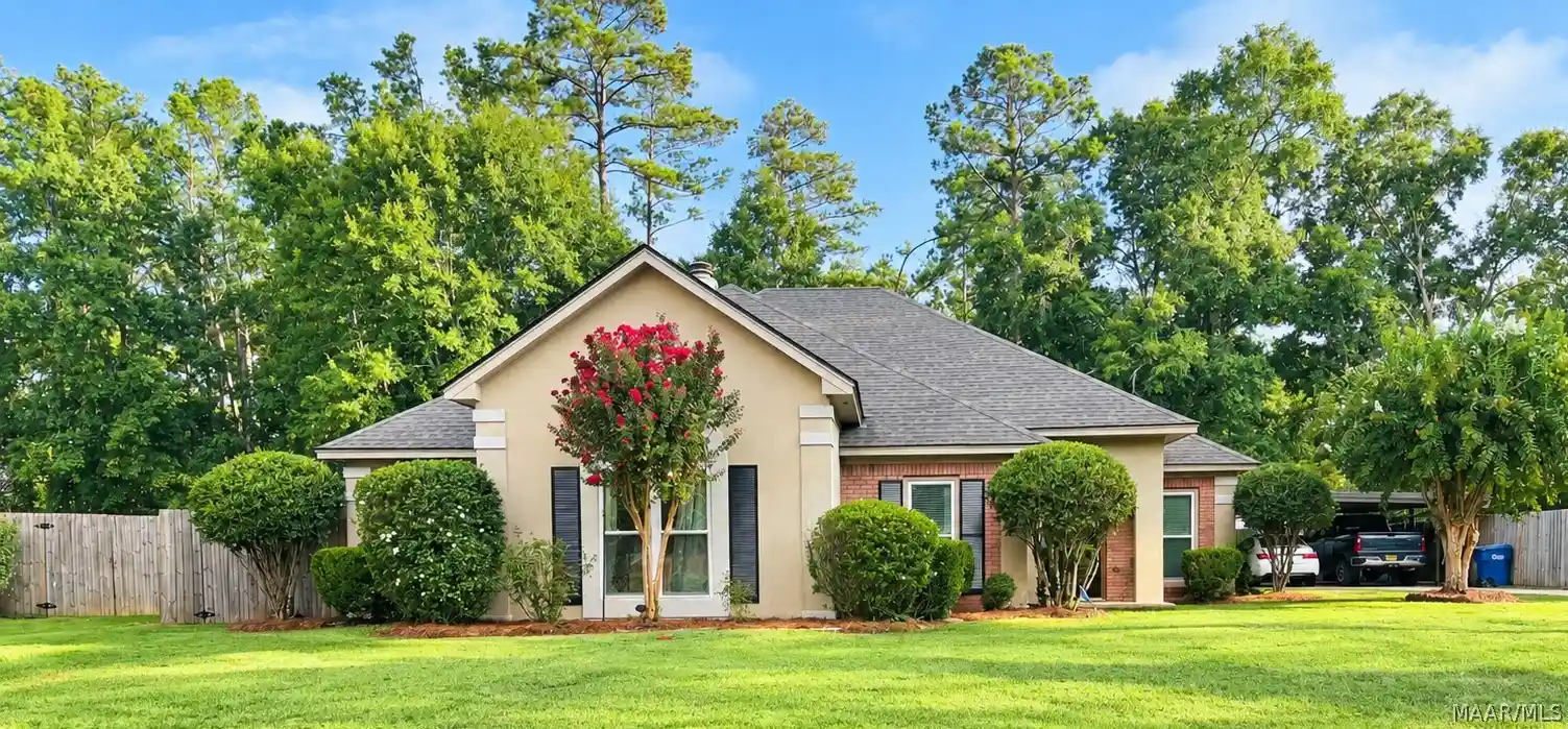 Photo 1 of Sale Pending at 20 Springbrook Dr, Wetumpka, AL 36093 | MLS# 589264 | Listing updated on 2026-10-27
