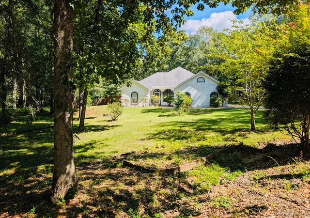 Photo 1 of Single family home for sale at 127 Forest Brk Dr, Deatsville, AL 36022 | MLS# 590416 | Listing updated on 2026-09-16