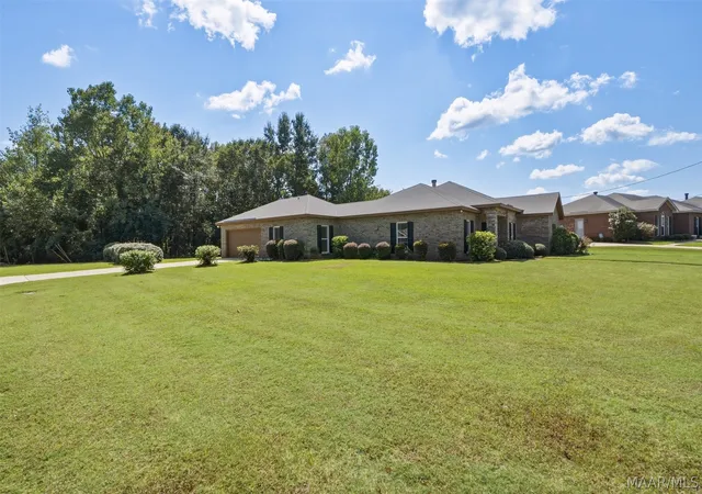 Photo 3 of Single family home for sale at 601 Old Camp Dr, Pike Road, AL 36064 | MLS# 590429 | Listing updated on 2026-09-26
