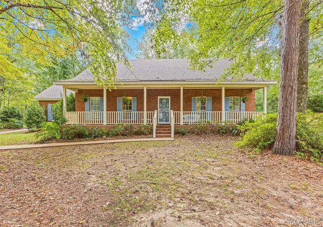 Single family home for sale at 132 Buck Run Rd, Wetumpka, AL 36093 | MLS# 590431