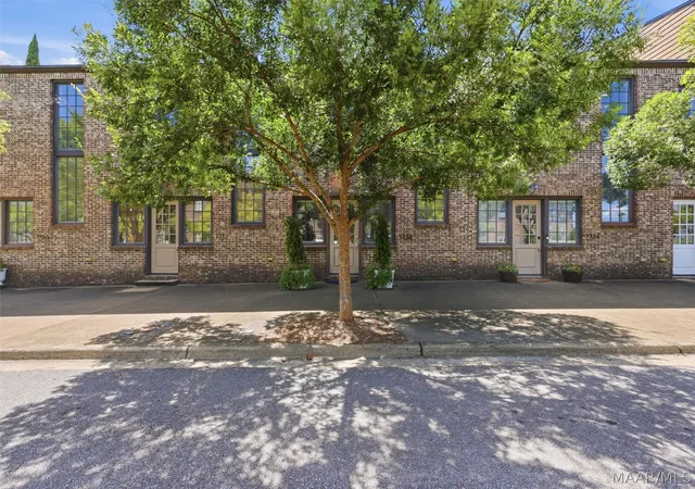 Photo 2 of Townhouse for sale at 7728 Long Acre St, Montgomery, AL 36116 | MLS# 590333 | Listing updated on 2026-09-14