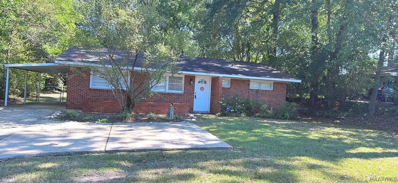 Photo 1 of Single family home for sale at 717 Perry Hl Rd, Montgomery, AL 36109 | MLS# 590350 | Listing updated on 2026-10-14