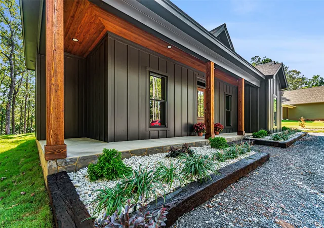 Photo 3 of Single family home for sale at 254 Mccain Rd, Eclectic, AL 36024 | MLS# 590509 | Listing updated on 2026-09-23