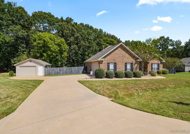 Photo 2 of Sale Pending at 286 Jennifer Ln, Deatsville, AL 36022 | MLS# 590251 | Listing updated on 2026-10-05
