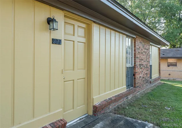 Photo 3 of Single family home for sale at 227 Primrose Dr, Prattville, AL 36067 | MLS# 590480 | Listing updated on 2026-09-21