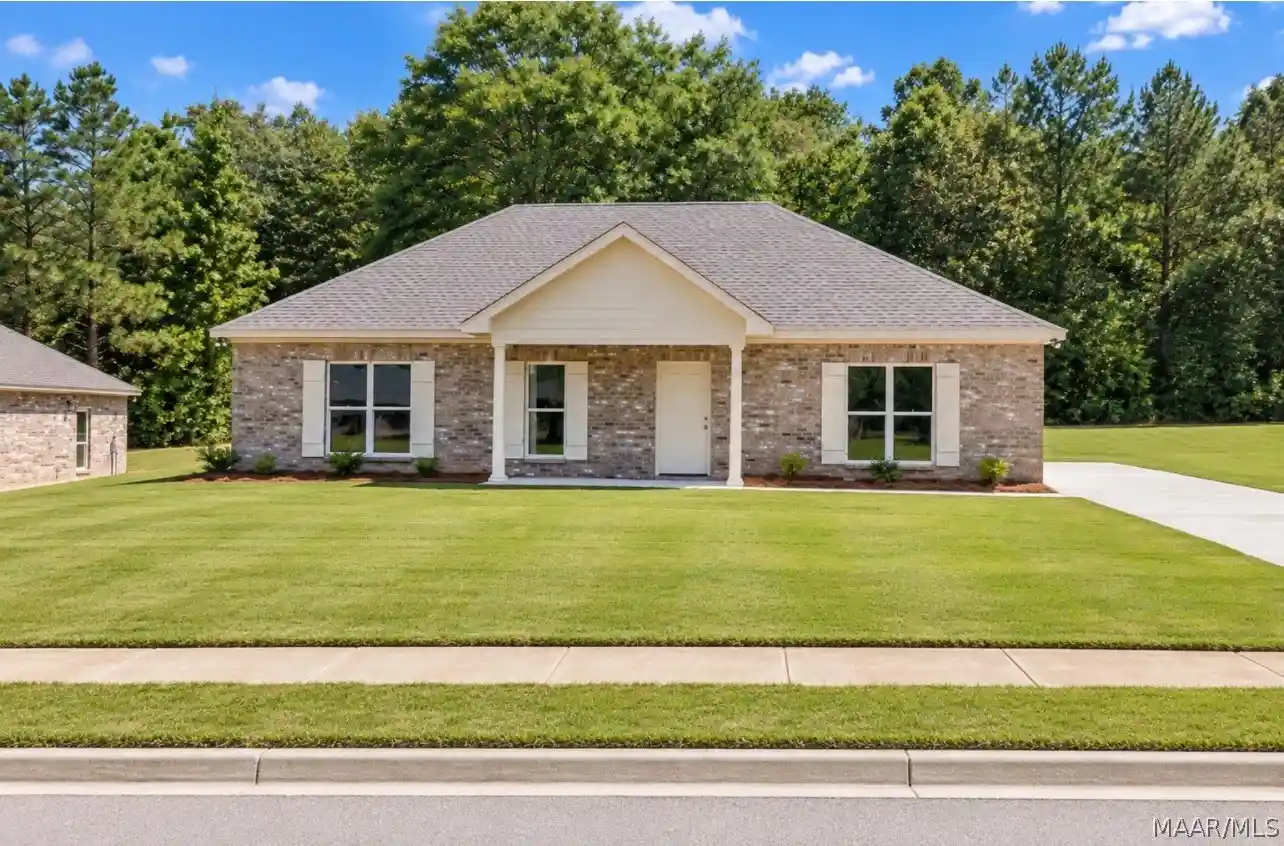 Photo 1 of Single family home for sale at 35 Ashley Dr, Shorter, AL 36075 | MLS# 590546 | Listing updated on 2026-10-25
