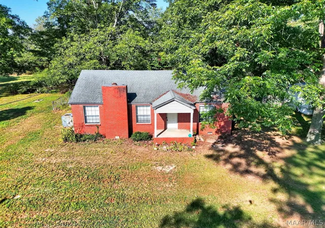 Photo 1 of Single family home for sale at 41 Crenshaw St, Elmore, AL 36025 | MLS# 590592 | Listing updated on 2026-09-18
