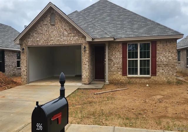 Photo 1 of Sale Pending at 556 Country Clb Dr, Wetumpka, AL 36092 | MLS# 590614 | Listing updated on 2026-10-05