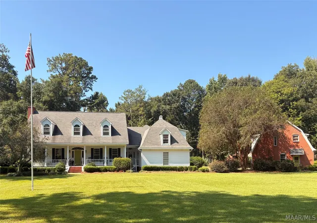 Photo 1 of Single family home for sale at 127 Deepwoods Cir, Valley Grande, AL 36701 | MLS# 590652 | Listing updated on 2026-09-29