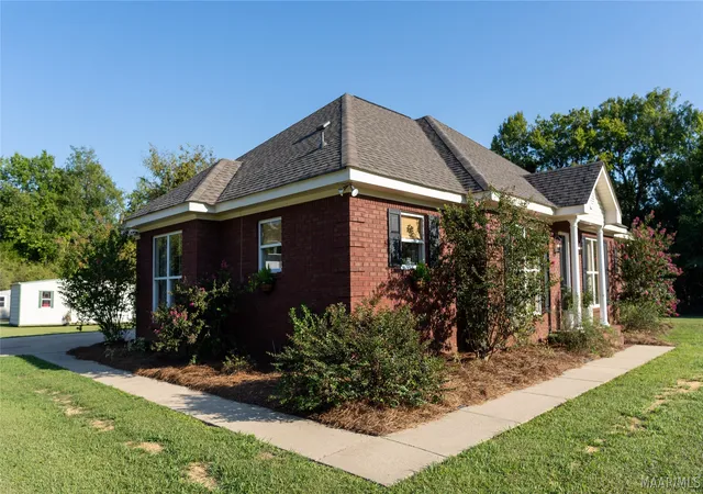 Photo 1 of Single family home for sale at 9527 Mobile Hwy, Hope Hull, AL 36043 | MLS# 590651 | Listing updated on 2026-09-27