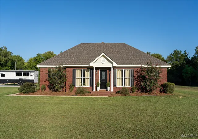 Photo 2 of Single family home for sale at 9527 Mobile Hwy, Hope Hull, AL 36043 | MLS# 590651 | Listing updated on 2026-09-27