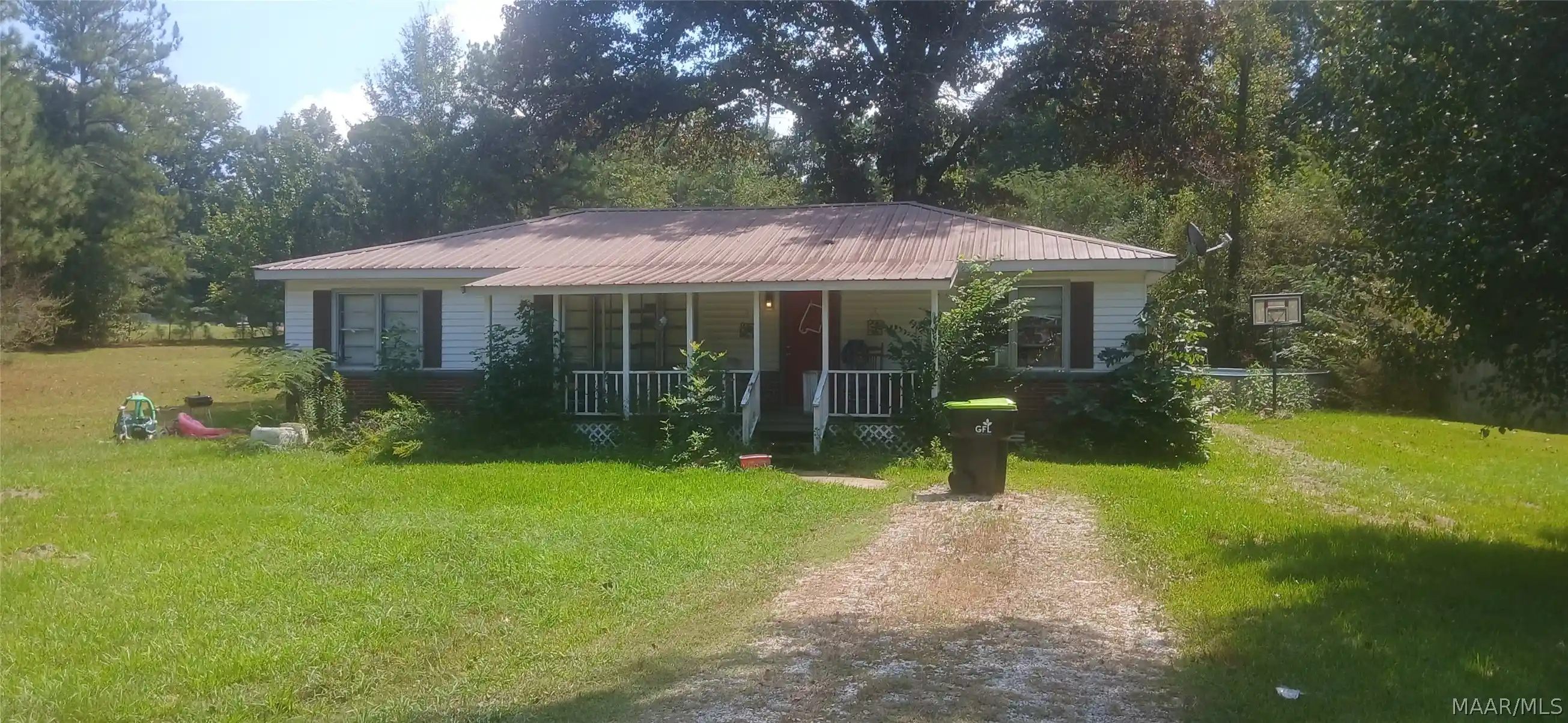 Single family home for sale at 2000 Oldfield Rd, Sylacauga, AL 35150 | MLS# 590704