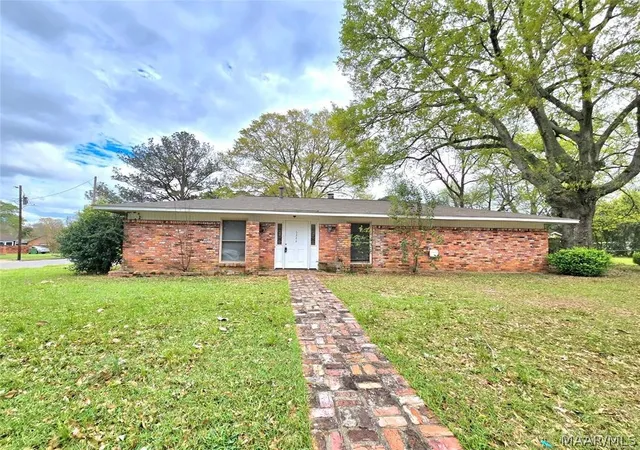 Photo 1 of Single family home for sale at 6226 Gladstone Dr, Montgomery, AL 36117 | MLS# 590718 | Listing updated on 2026-09-26
