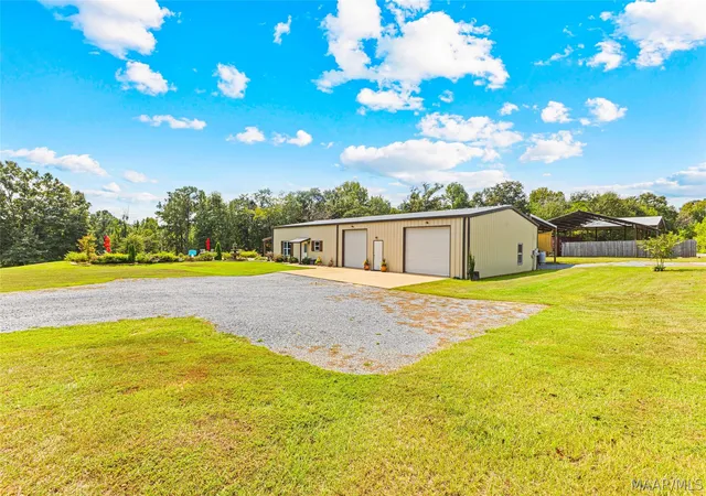 Photo 3 of Single family home for sale at 845 Whitetail Ridge, Deatsville, AL 36022 | MLS# 590739 | Listing updated on 2026-10-10