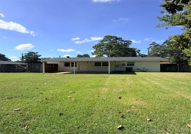 Photo 2 of Single family home for sale at 130 N Nichols St, Prattville, AL 36066 | MLS# 590795 | Listing updated on 2026-09-30