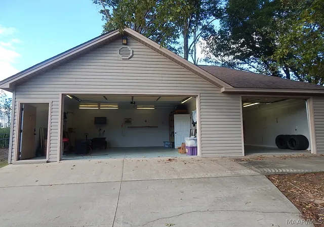 Photo 3 of Single family home for sale at 310 Hunters Ridge, Tallassee, AL 36078 | MLS# 590824 | Listing updated on 2026-10-05