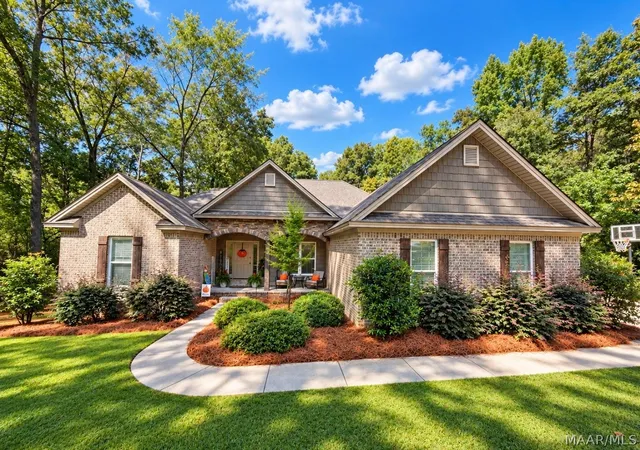 Photo 1 of Single family home for sale at 221 Windsong Loop, Wetumpka, AL 36093 | MLS# 590844 | Listing updated on 2026-09-29
