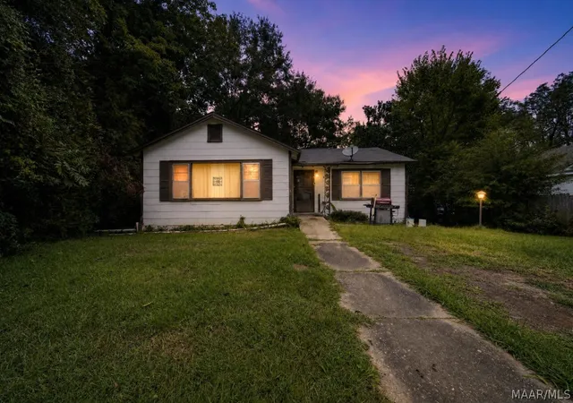 Photo 1 of Single family home for sale at 31 Forrest St, Alexander City, AL 35010 | MLS# 590868 | Listing updated on 2026-10-02
