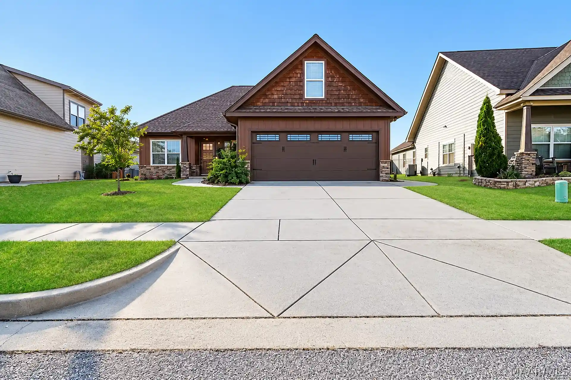 Photo 1 of Single family home for sale at 21 Calcite Ln, Pike Road, AL 36064 | MLS# 590886 | Listing updated on 2026-10-17