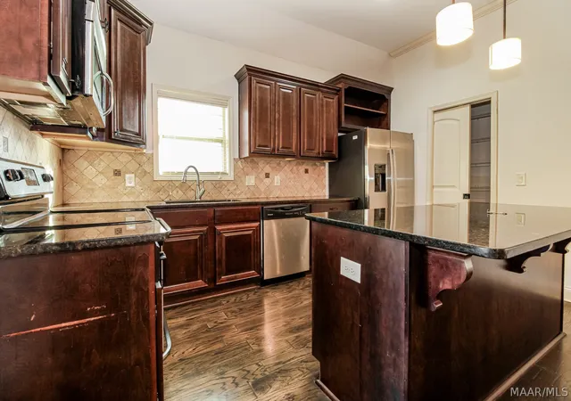 Photo 2 of Single family home for sale at 21 Calcite Ln, Pike Road, AL 36064 | MLS# 590886 | Listing updated on 2026-10-08